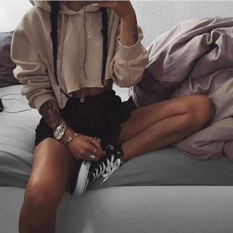 SOLID COLOR LONG-SLEEVED HOODED SWEATER