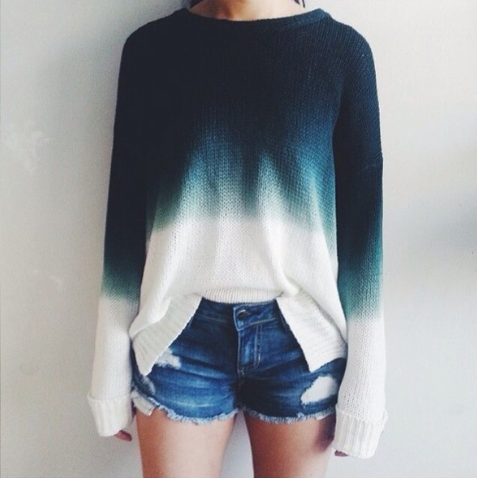 ROUND NECK LONG-SLEEVED KNIT SWEATER